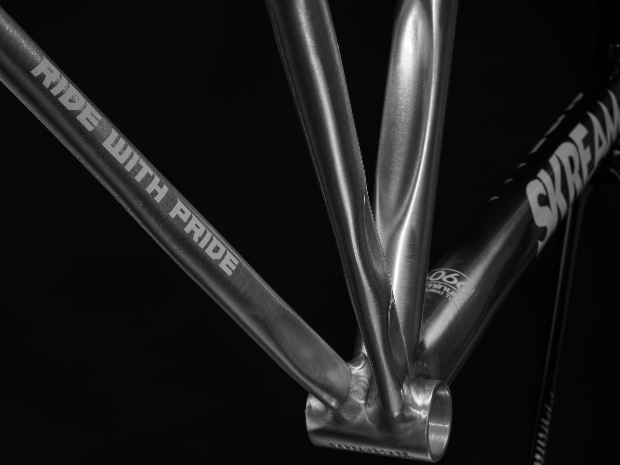 Skreambikes Magnum20 Special Edition Frameset in Black Color