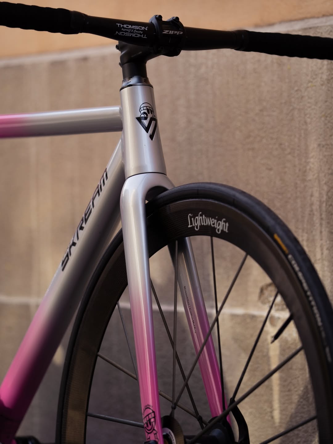 Skreambikes Magnum Supraw Special Edition fixed gear frameset in Pink Grey colour